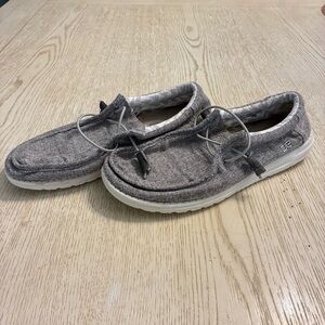 Men’s Hey Dude Wally Lenin Loafer Shoes (Grey/White)